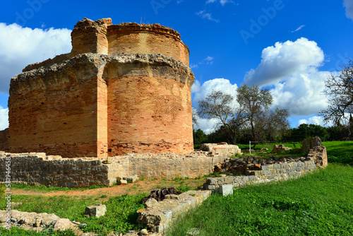 Die Aula in den Ruinen von Milreu in der portugiesischen Gemeinde Estoi, Algarve photo