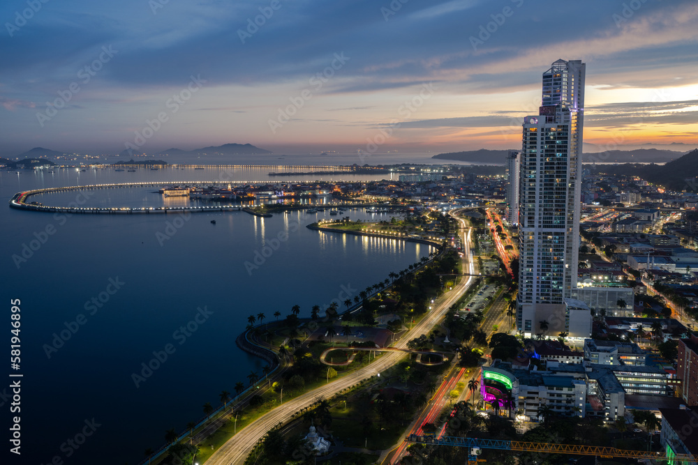 Obraz premium Panama City Panama, City Skyline, Avenida Balboa, Panama Canal