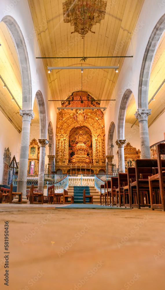 Innenansicht der Igreja da Misericórdia in der Altstadt von Tavira, Algarve (Portugal)