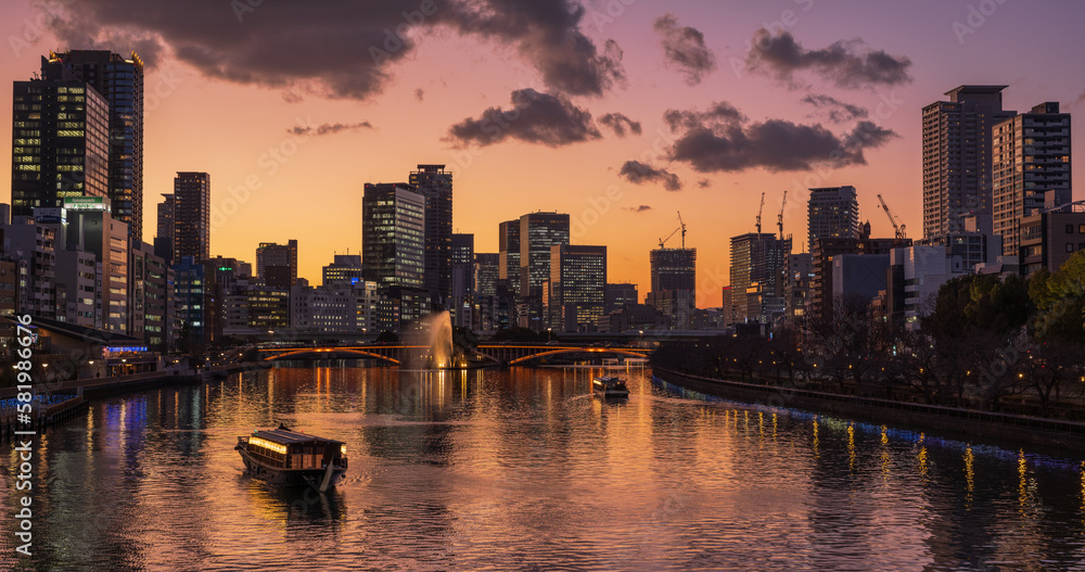 Naklejka premium 水の都大阪の夕暮れ