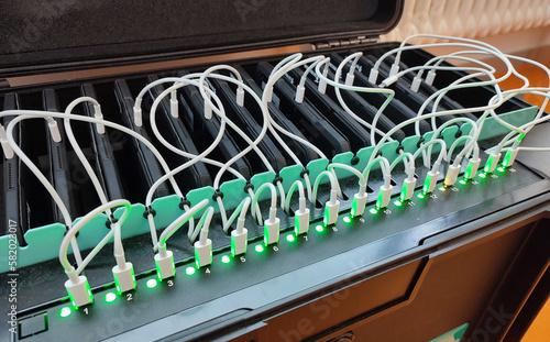 Ladestation für mehrere Tablets und iPads in Betrieb