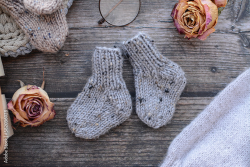Small, chunky and warm baby socks, made of thick cotton yarn