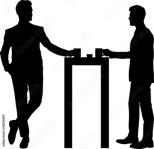Silhouette: Zwei Geschäftsmänner im Anzug stehen am Tisch und trinken entspannt Kaffee - Kommunikation, Meeting, Brainstorming - moderne, flexible Arbeitsplätze