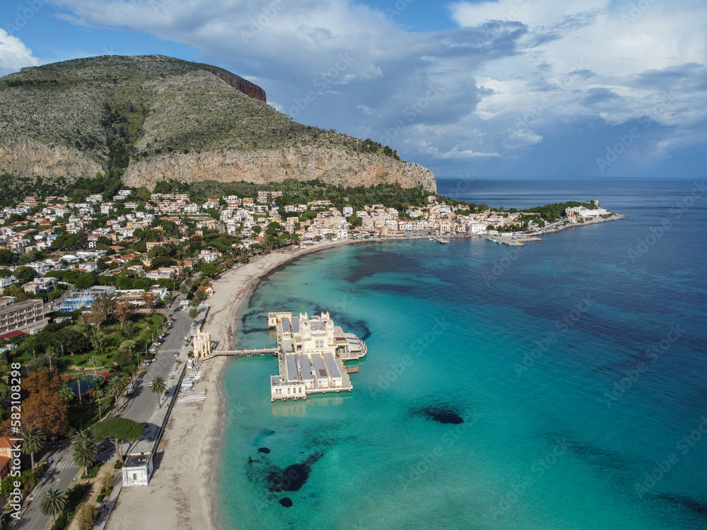 Fotografia aerea del golfo di Mondello a Palermo