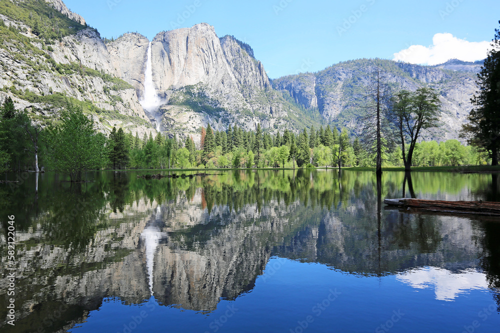 Double landscape on Merced River - Yosemite National Park, California