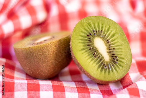 Kiwi fresco y jugoso
