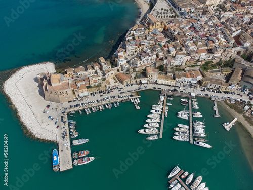 fotografie aeree di Castellammare del golfo in sicilia photo