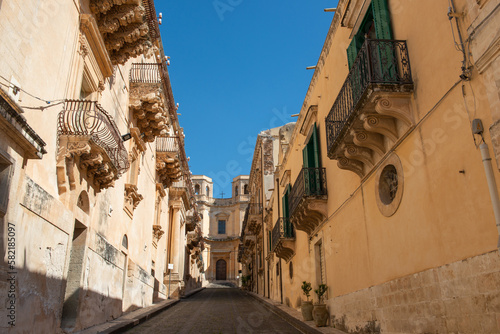 fotografie del paese di Noto in Sicilia