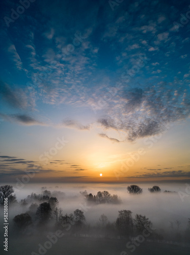 Sonnenaufgang   ber dem Isental 