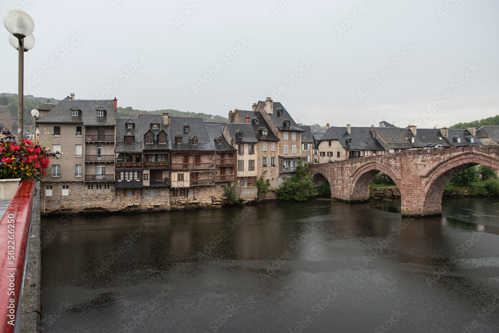 Obraz premium Architecture of the town of Espalion in the Lot valley in Aveyron, France