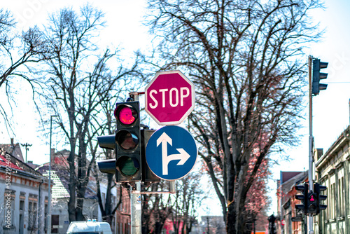 Foto Traffic signs and traffic lights. Osijek, Slavonia, Croatia.
