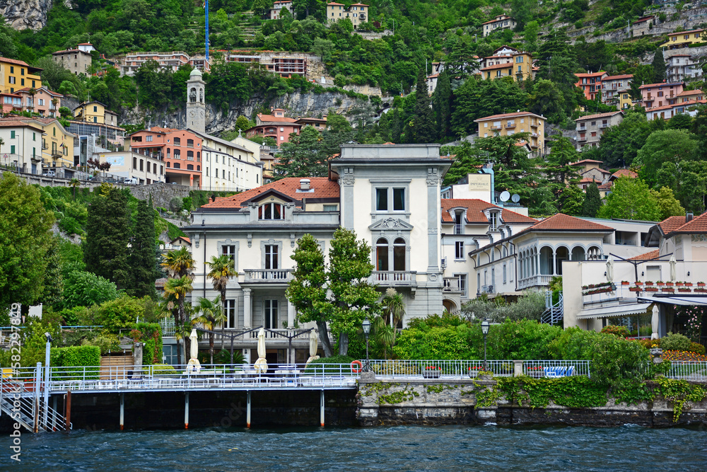 Fototapeta premium Along Lake Como, Italy