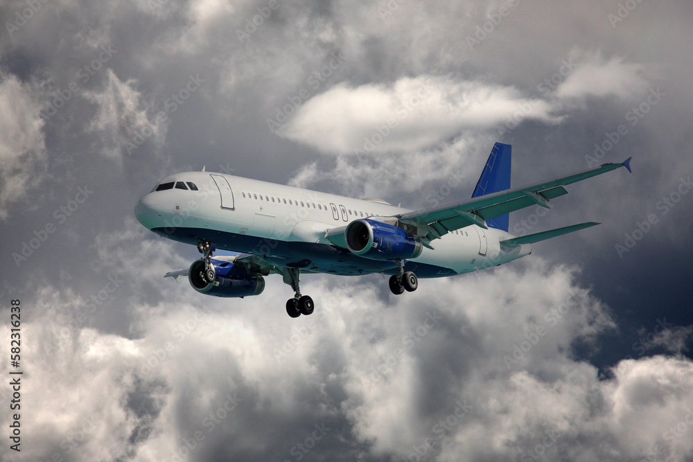 Obraz premium Flugzeug am Himmel