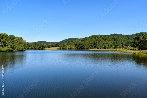 Sunny day at Stonewall Jackson Lake in Roanoke, West Virginia
