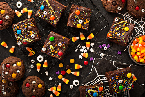 Fotomurale Chocolate monster brownies homemade treats for Halloween