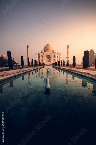 Fototapeta Naklejka Na Ścianę i Meble -  Taj Mahal, Agra, India