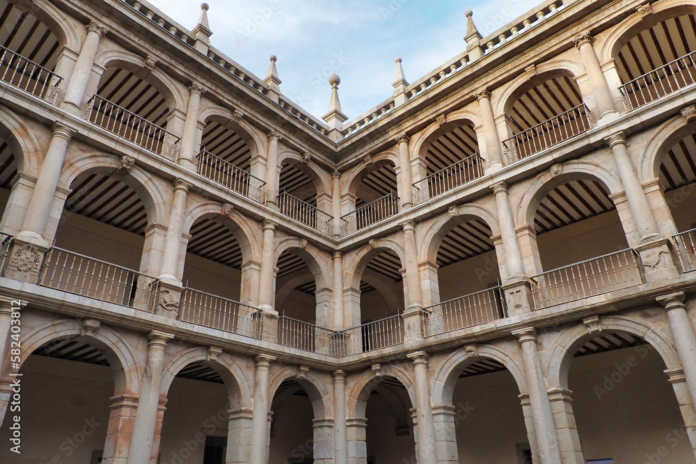 courtyard of the university of alcala de henares