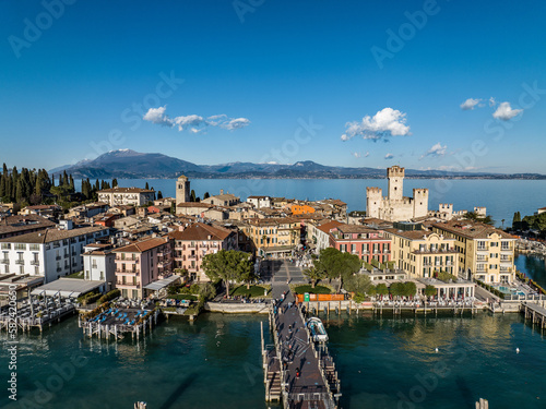 Sirmione, lago di garda, castello, primavera