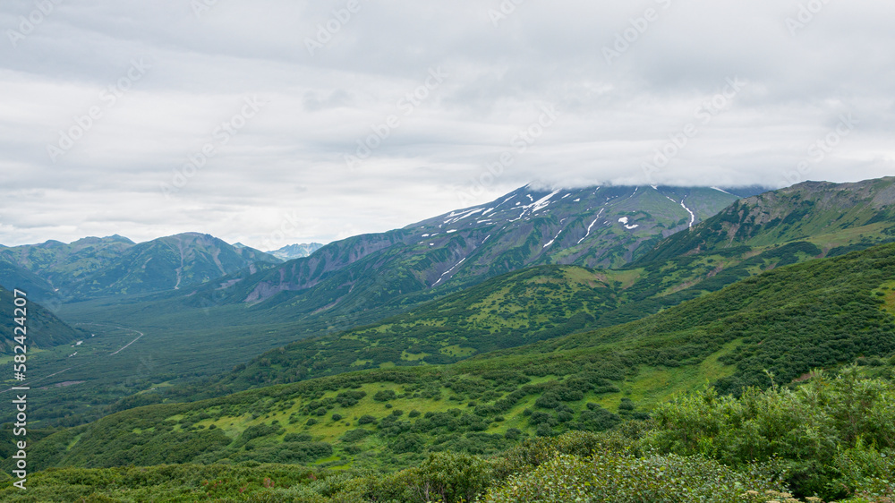 Naklejka premium Scenery panoramic mountain landscape of Kamchatka Peninsula