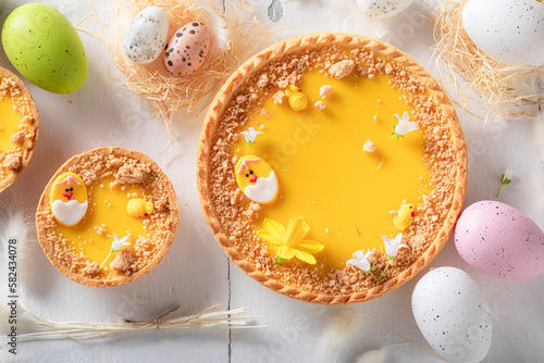 Foto Homemade Mazurka cake as perfect Easter card.