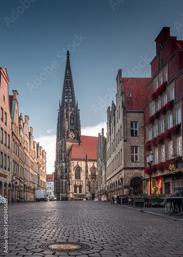 Prinzipalmarkt mit Lambertikirche in Münster