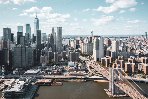 Over looking NYC and its bridges © YuanTingVictor