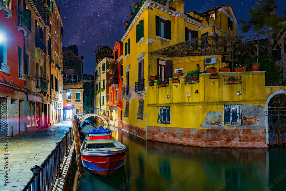 Night streets of Venice