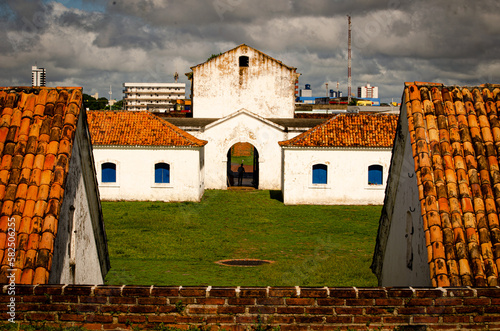 Imponente e histórica, a Fortaleza de São José de Macapá é um verdadeiro tesouro arquitetônico do Brasil. photo