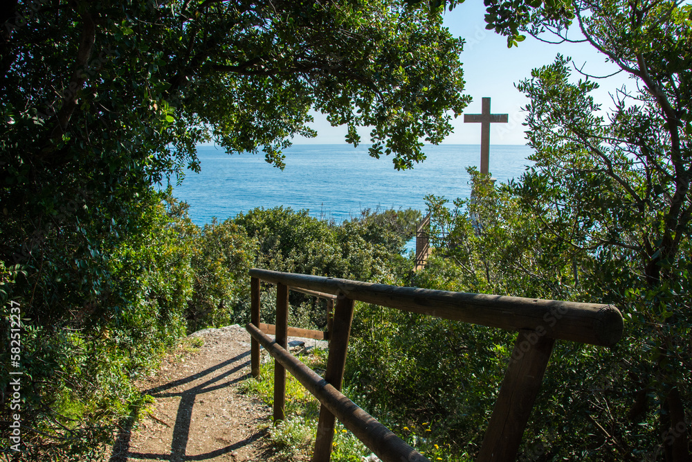 immersed between sea and mountain