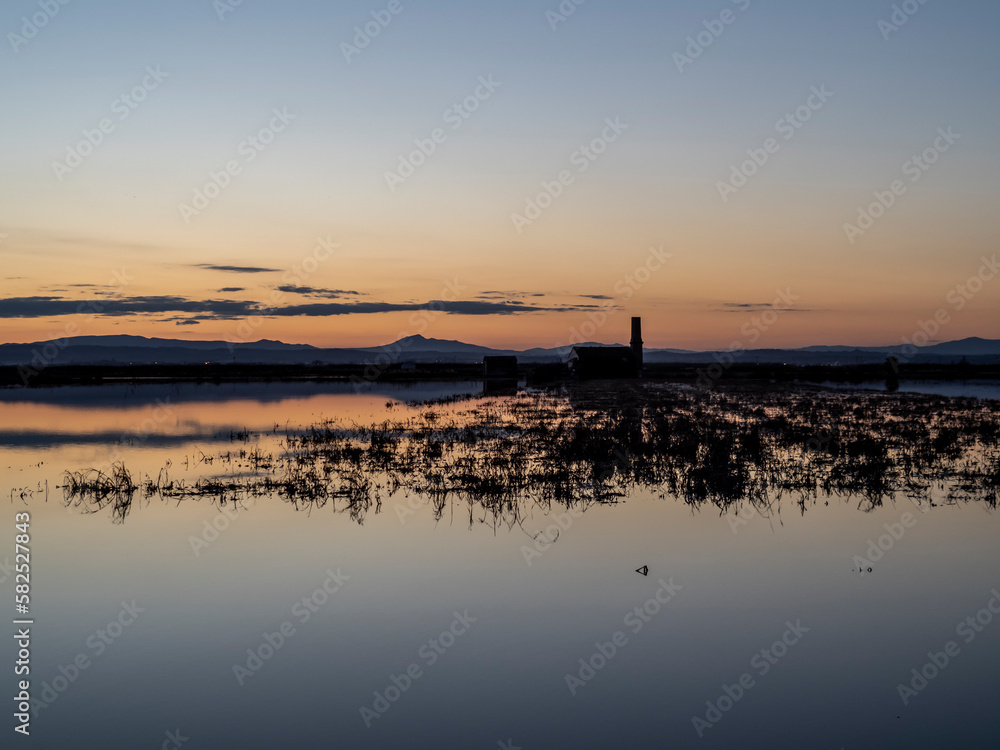 Atardecer en el laguna de la albufera de Valencia (España)