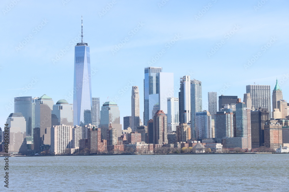 Naklejka premium manhattan from ellis island