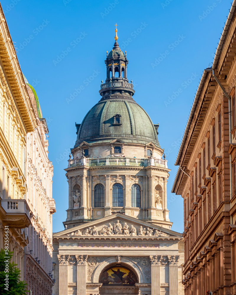 St. Stephen's basilica in center of Budapest, Hungary (translation 