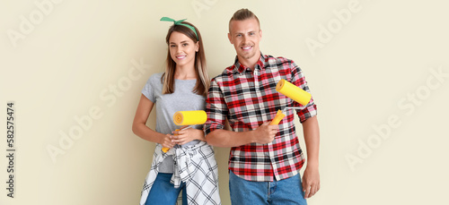 Happy young couple with pai...