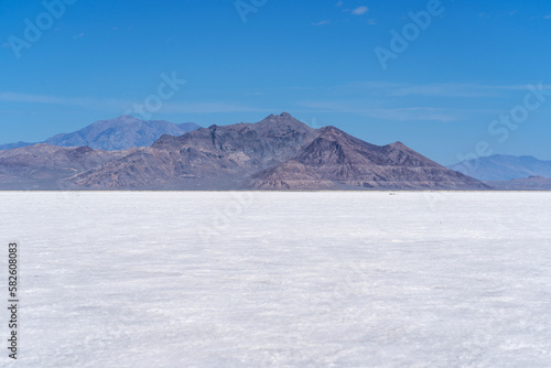 The view of Bonneville Salt Flats © yobab