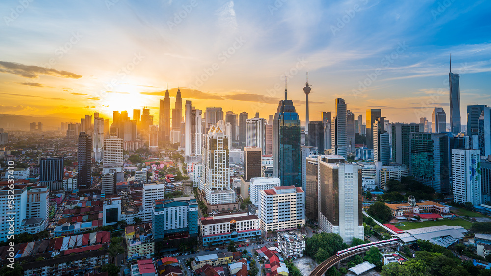 Naklejka premium lapse Landscape of Kuala Lumpur, Malaysia at morning and sunrise.