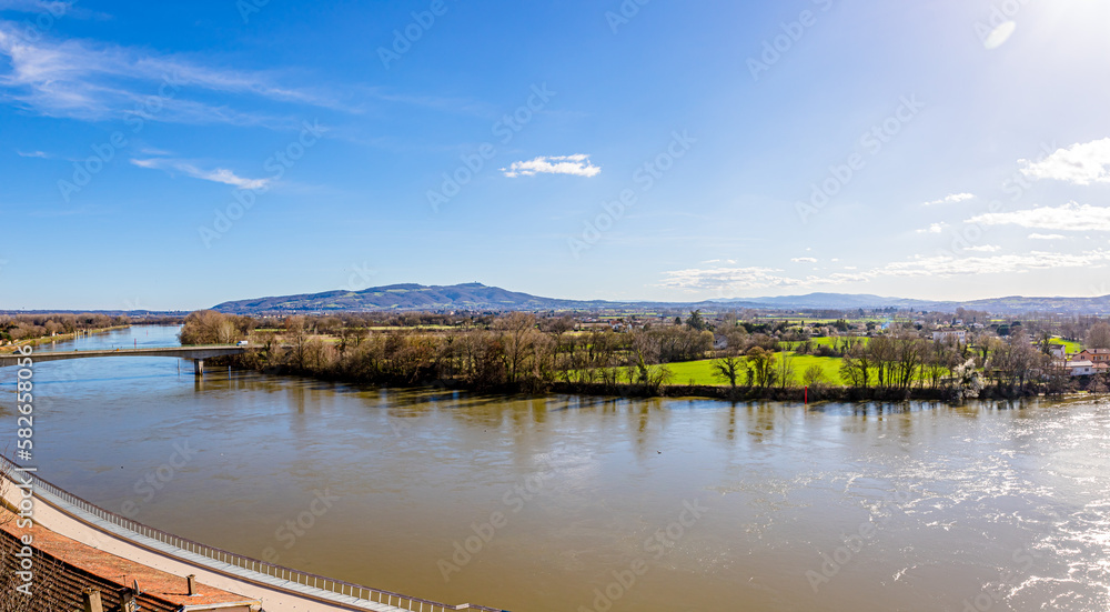 Panorama sur la Saône depuis Trévoux