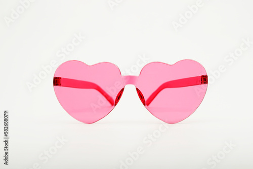 heart-shaped glasses seen from the front