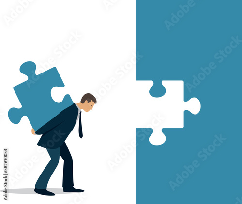 illustration vectorielle représentant un homme d'affaires pourtant une pièce de puzzle sur son dos. Concept de construction d'un projet