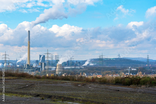 Ruhrgebiet: Panorama mit Müllheizkraftwerk Essen-Karnap