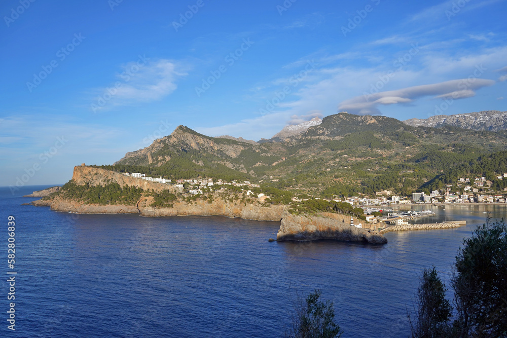 Fototapeta premium Landscape with town view at the Mediterranean sea in Mallorca island, Spain