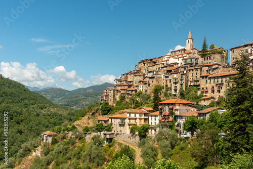 Charming Apricale: A Picturesque Village in Italy photo