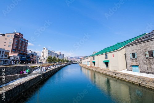 雪が残る北海道の小樽運河