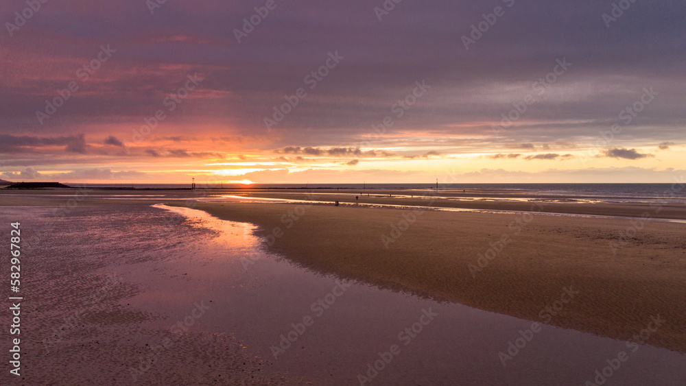 Coucher de soleil sur la plage de Trouville sur Mer, Normandie, France