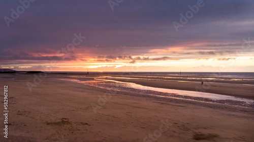 Coucher de soleil sur la plage de Trouville sur Mer, Normandie, France