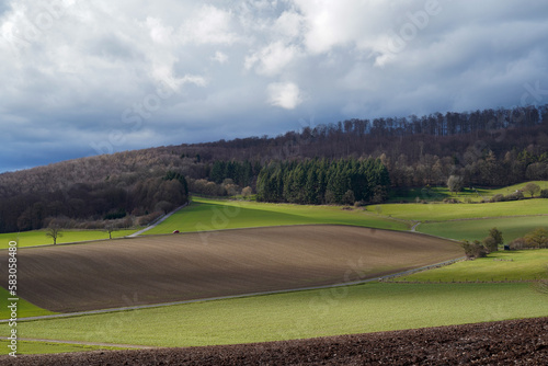 Idyllische Landschaft im Weserbergland © Red Tiger Design