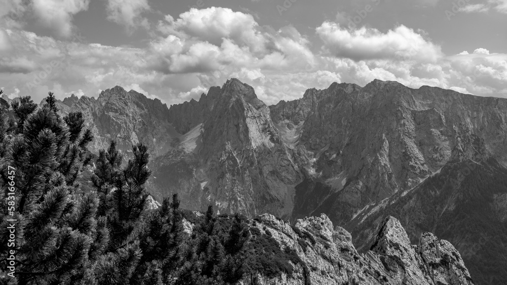 Blick auf das Kaisergebirge in Tirol (Österreich)