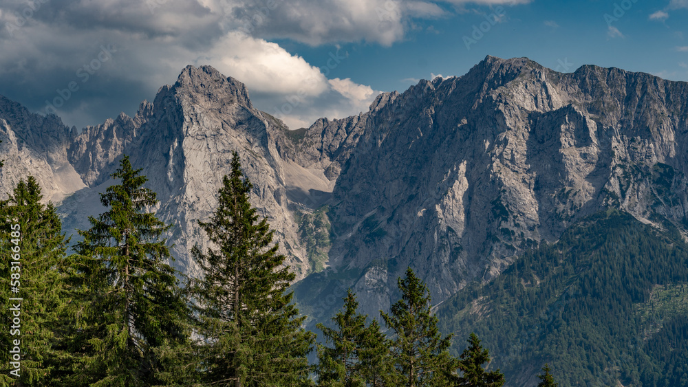 Blick auf das Kaisergebirge in Tirol (Österreich)