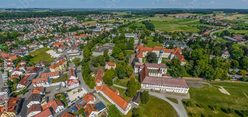 Die barocke Klosteranlage Bad Schussenried in Oberschwaben im Luftbild