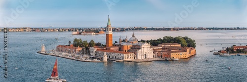 Panoramic view of the Venice cityscape, Italy © Nicolai Duda/Wirestock Creators