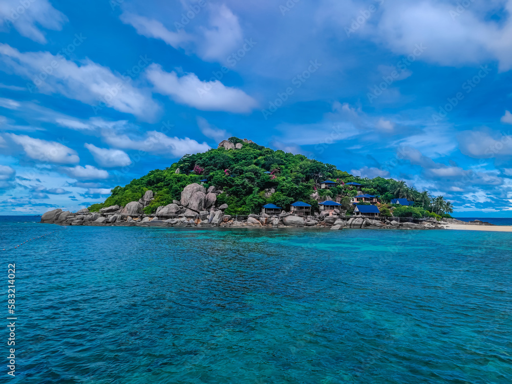 Koh Nang Yuan paradise island in Koh Tao, Thailand. Photo from sea from upcoming ship